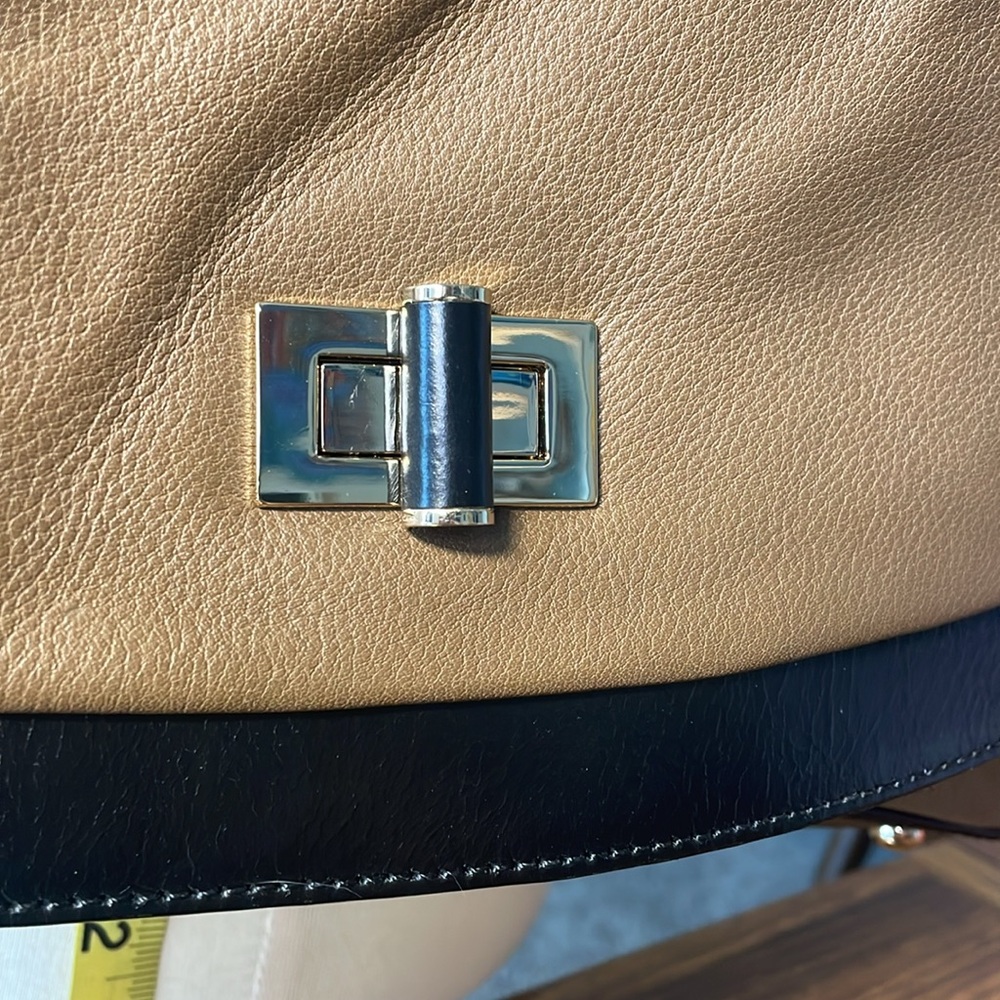 Tre Vero two tone leather handbag with dust bag - Picture 2 of 16